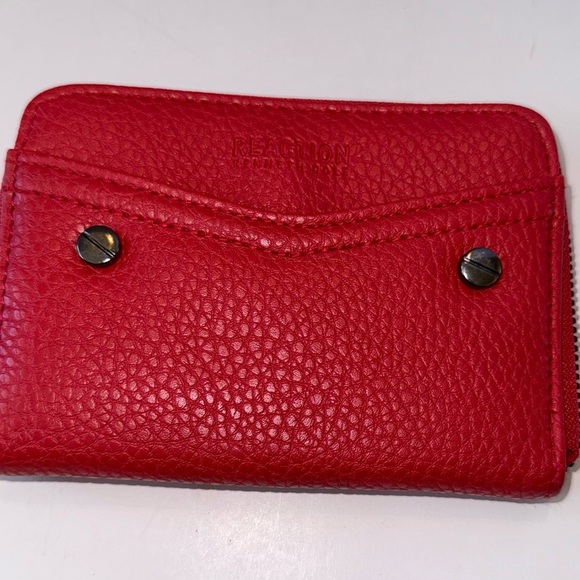 Kenneth Cole reaction red pebble leather zip around wallet - Picture 2 of 8